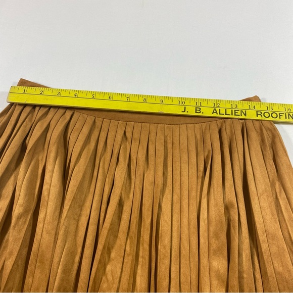 Fashion Union Pleated Suede Skirt Full Suede Faux pleated elastic waist skirt - Picture 8 of 10